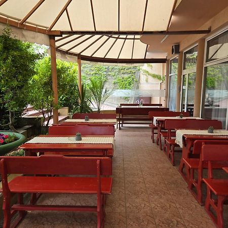 בלצ'יק Hotel Paris Relax Zone מראה חיצוני תמונה