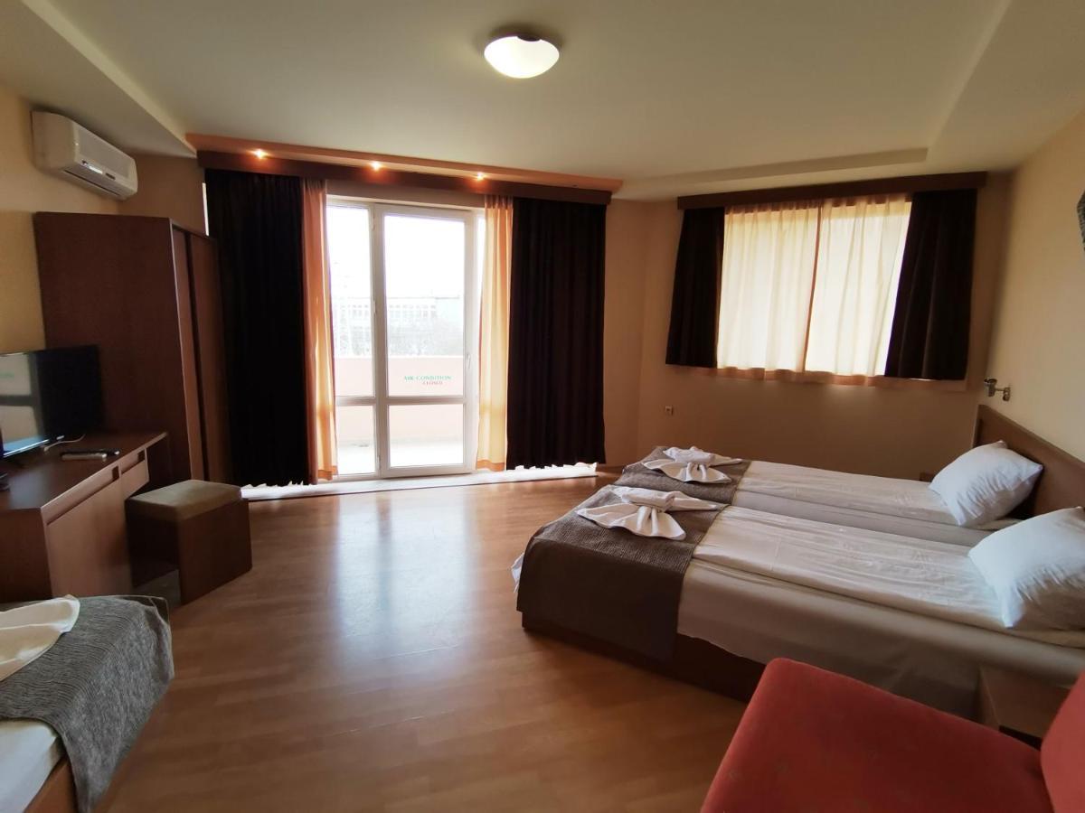 בלצ'יק Hotel Paris Relax Zone מראה חיצוני תמונה