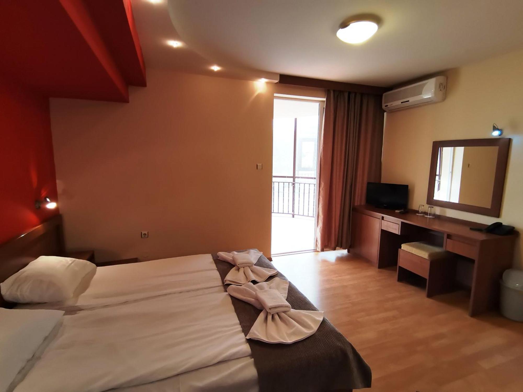 בלצ'יק Hotel Paris Relax Zone מראה חיצוני תמונה