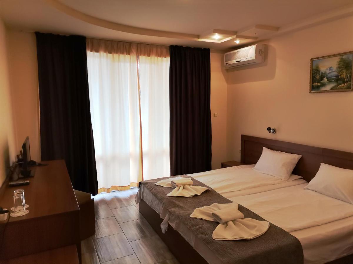 בלצ'יק Hotel Paris Relax Zone מראה חיצוני תמונה