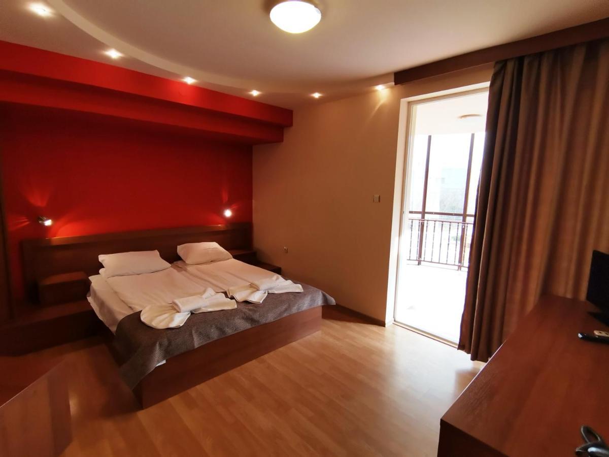 בלצ'יק Hotel Paris Relax Zone מראה חיצוני תמונה