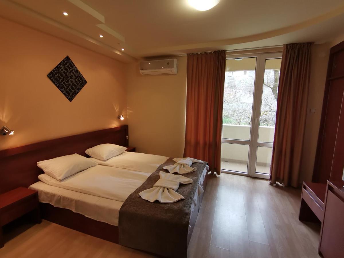 בלצ'יק Hotel Paris Relax Zone מראה חיצוני תמונה