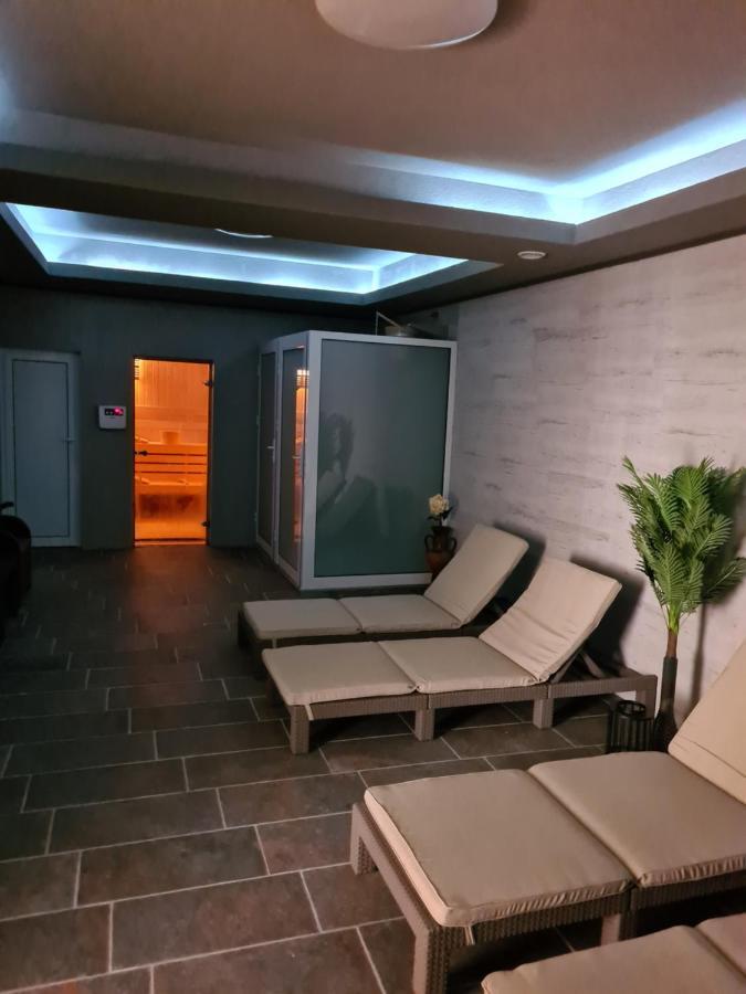 בלצ'יק Hotel Paris Relax Zone מראה חיצוני תמונה