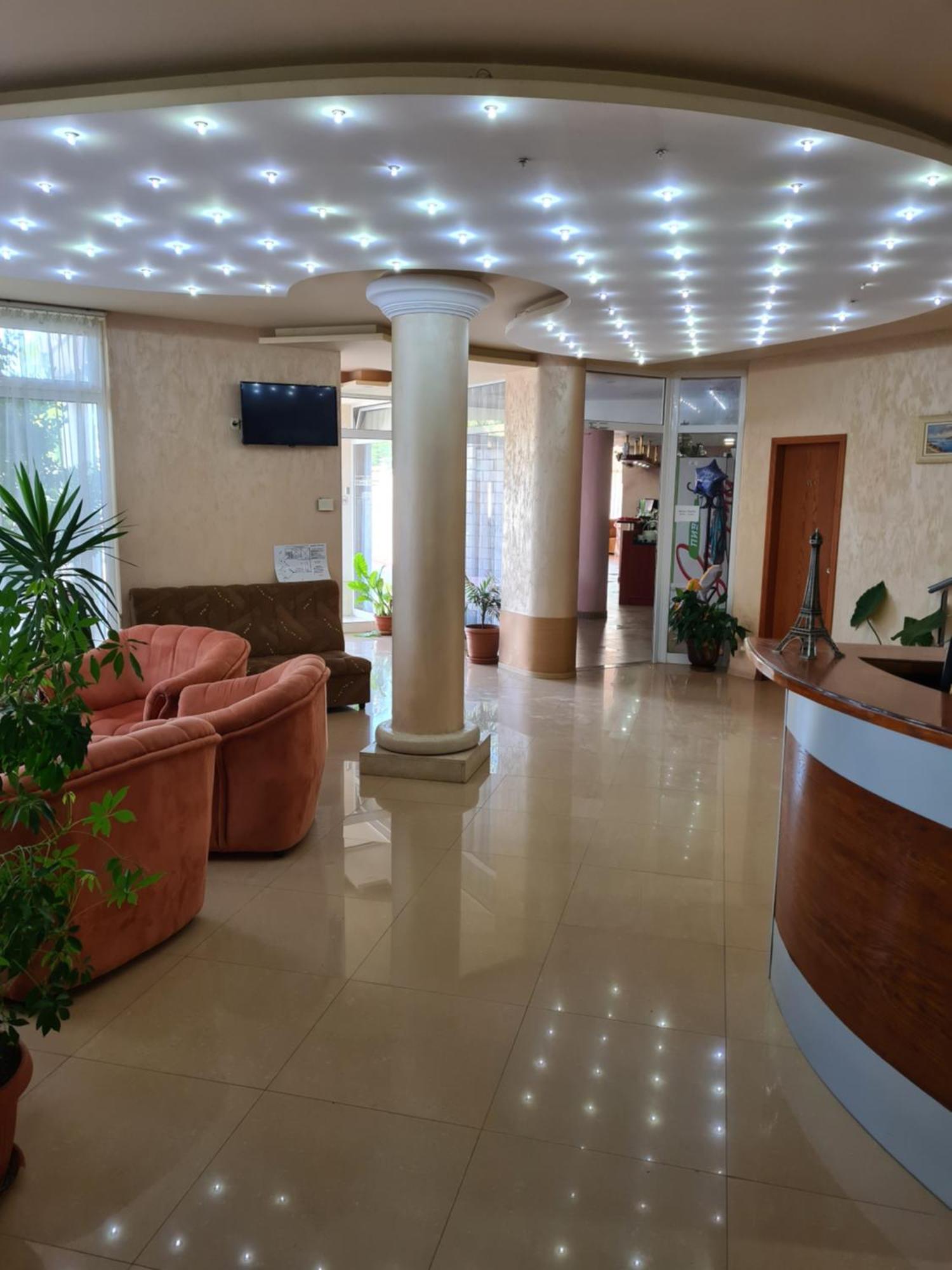 בלצ'יק Hotel Paris Relax Zone מראה חיצוני תמונה