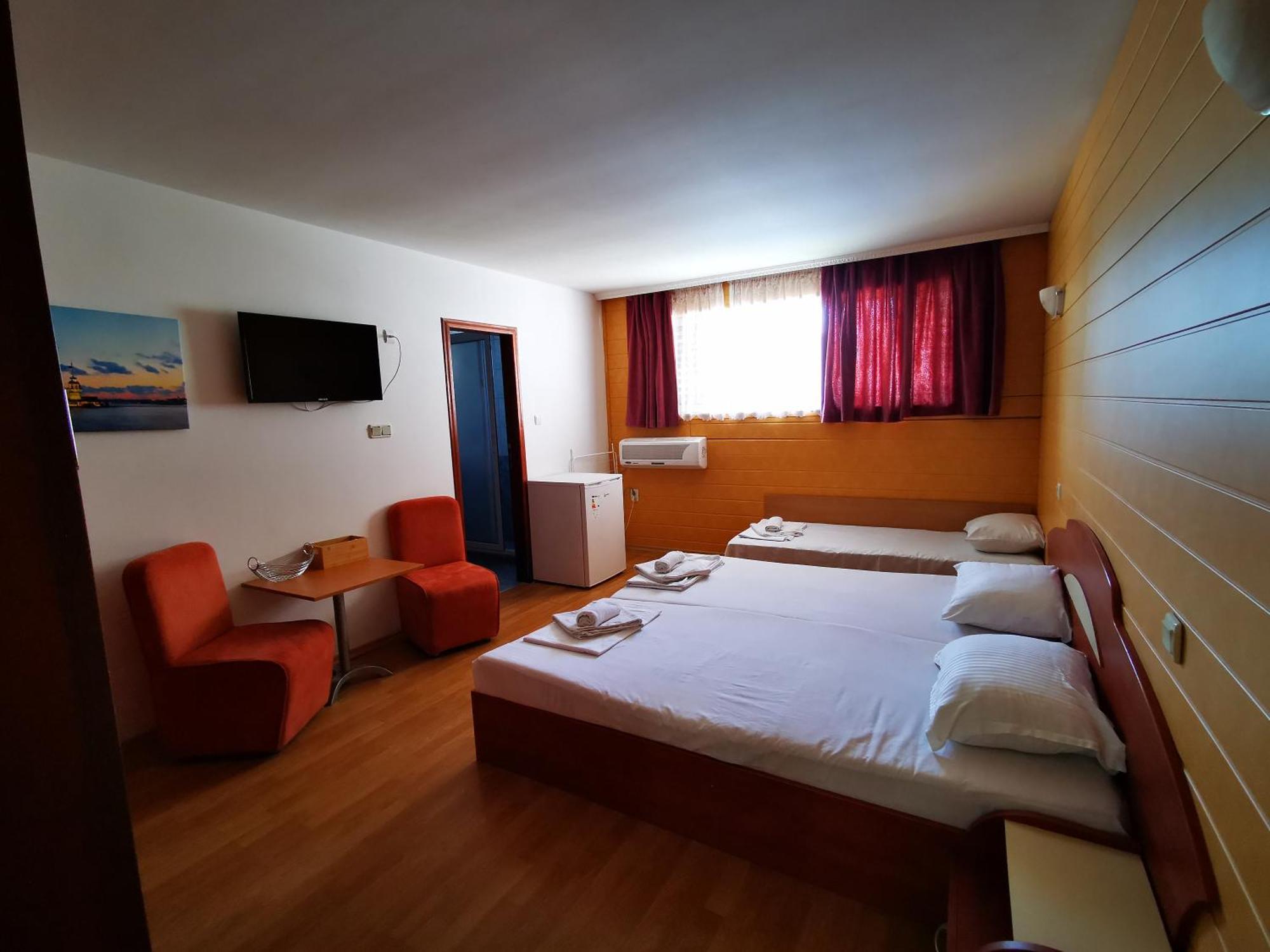בלצ'יק Hotel Paris Relax Zone מראה חיצוני תמונה